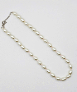 White Pearl Necklace with Black Beads – ~20cm, High Gloss Finish